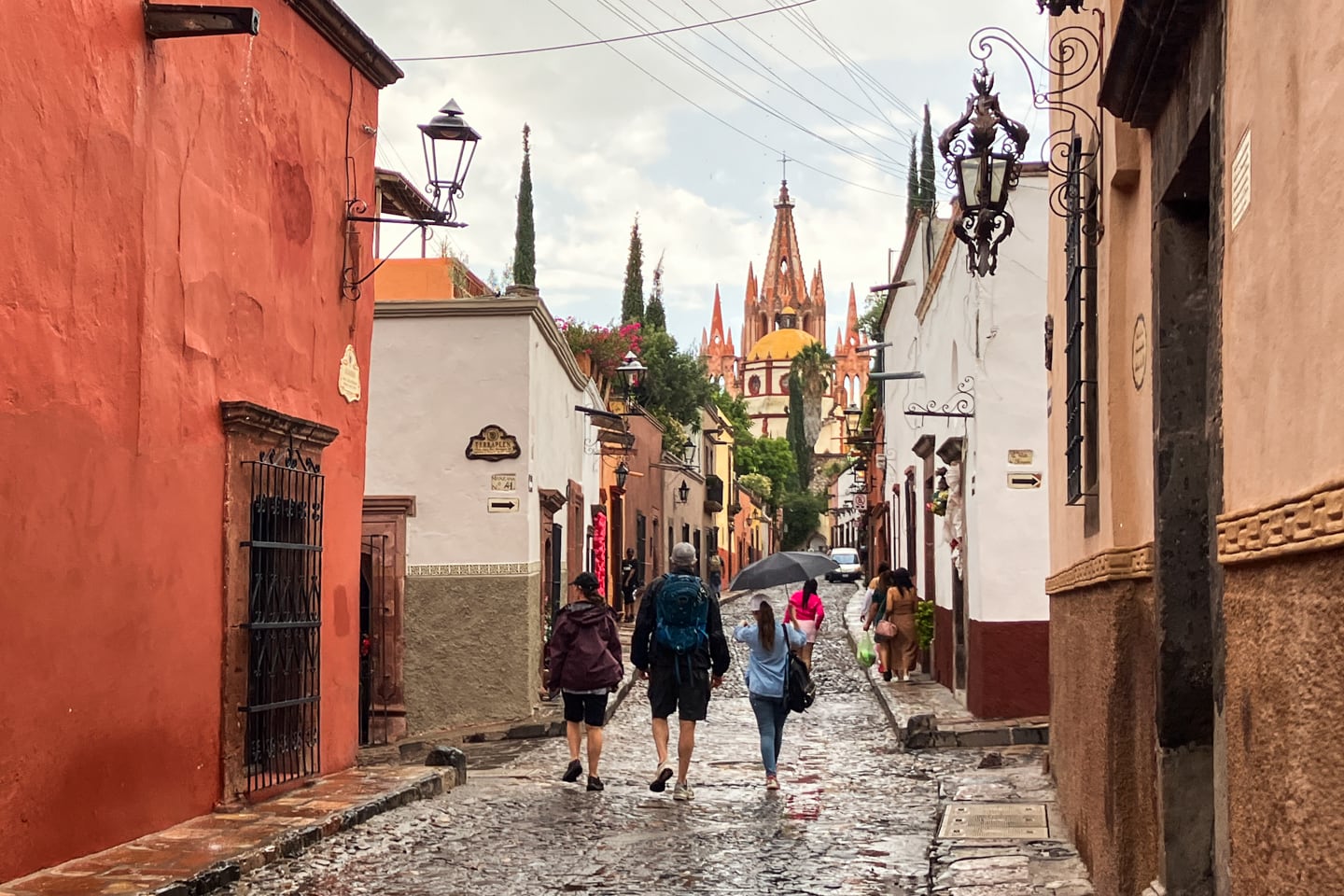 San Miguel de Allende basilica and streets